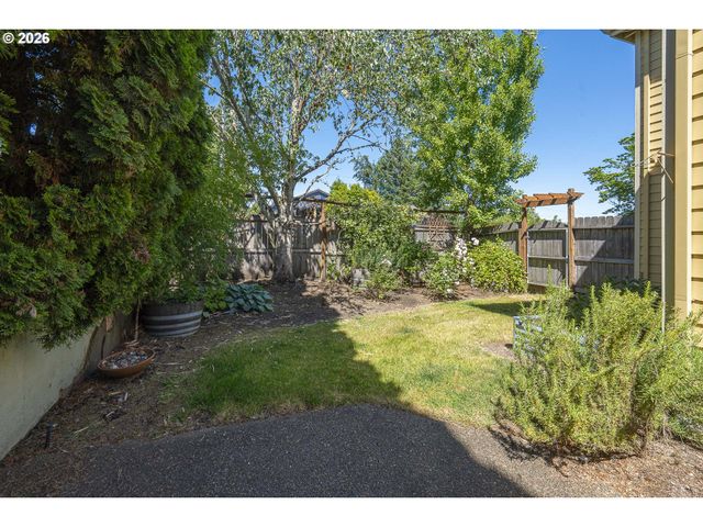 1250 Nw MEADOWS Dr, Mc Minnville, OR 97128