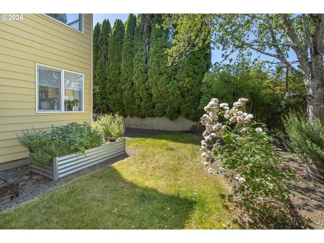 1250 Nw MEADOWS Dr, Mc Minnville, OR 97128