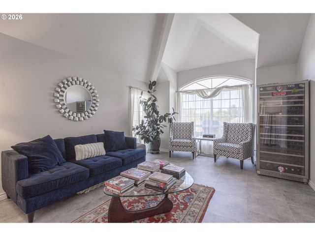 1250 Nw MEADOWS Dr, Mc Minnville, OR 97128