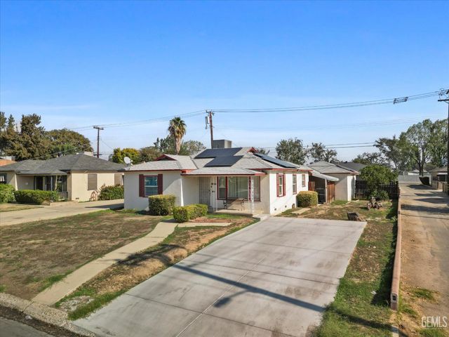 2700 Charleston Drive, Bakersfield, CA 93308