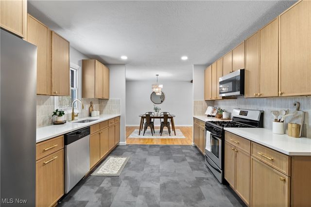 6701 Westview Drive, Brecksville, OH 44141