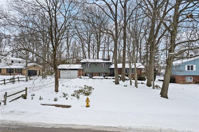 6701 Westview Drive, Brecksville, OH 44141