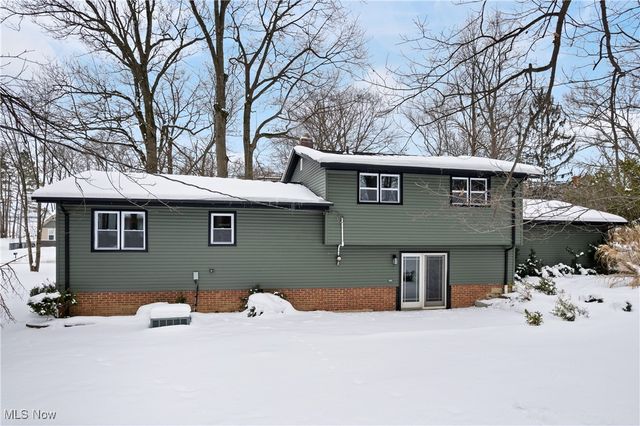 6701 Westview Drive, Brecksville, OH 44141