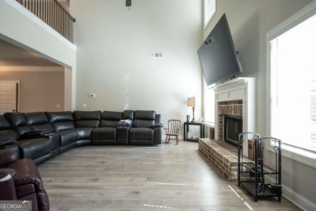275 Woodbury Lane, Hull, GA 30646