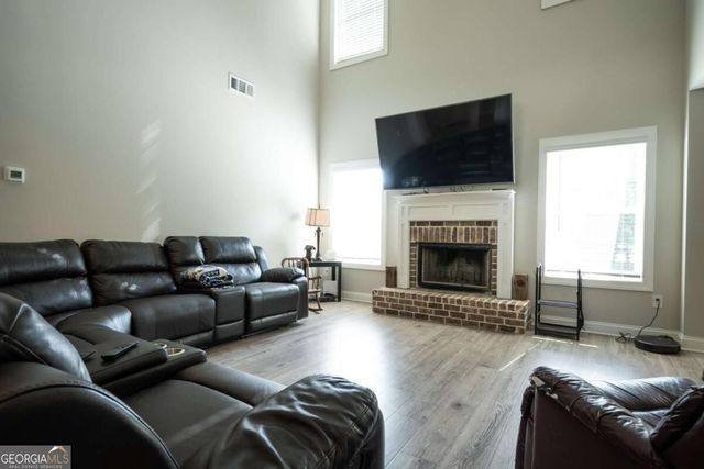 275 Woodbury Lane, Hull, GA 30646