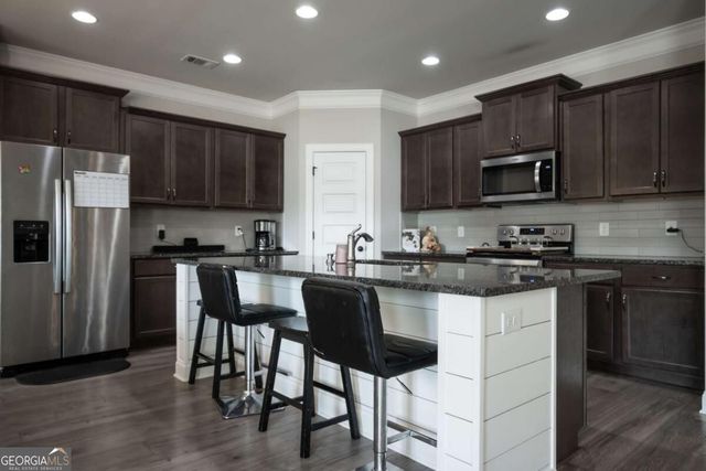 275 Woodbury Lane, Hull, GA 30646