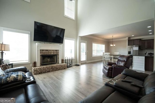 275 Woodbury Lane, Hull, GA 30646
