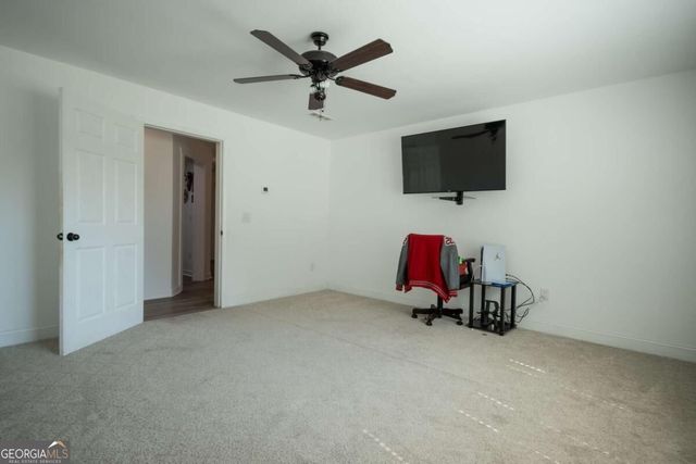 275 Woodbury Lane, Hull, GA 30646