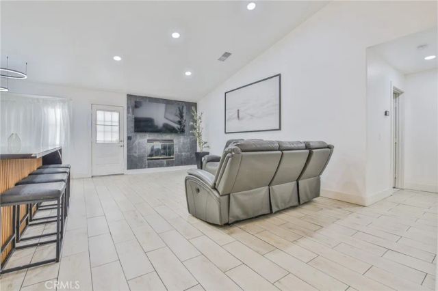 7925 Victor, Hesperia, CA 92345