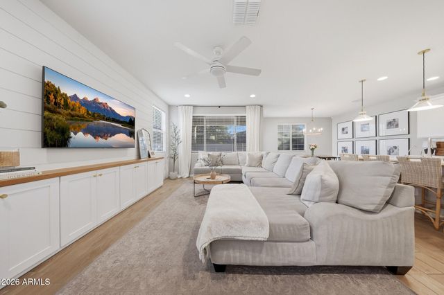 905 S CANAL Drive 13, Chandler, AZ 85225