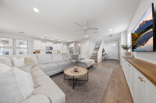 905 S CANAL Drive 13, Chandler, AZ 85225