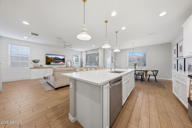 905 S CANAL Drive 13, Chandler, AZ 85225