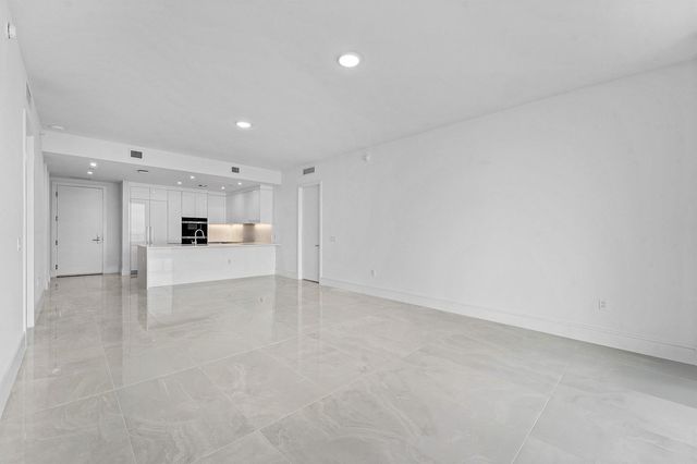 220 Lake Shore Drive 2005, Lake Park, FL 33403
