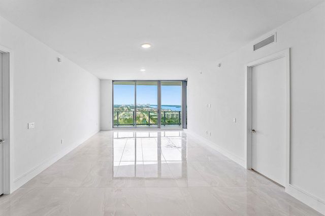 220 Lake Shore Drive 2005, Lake Park, FL 33403