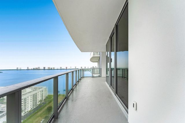 220 Lake Shore Drive 2005, Lake Park, FL 33403