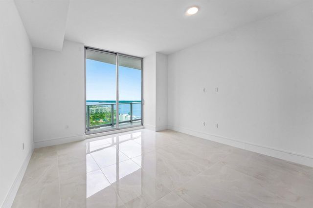 220 Lake Shore Drive 2005, Lake Park, FL 33403