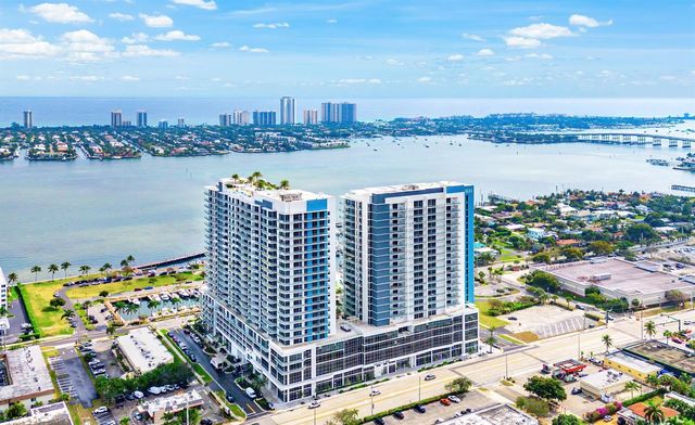 220 Lake Shore Drive 2005, Lake Park, FL 33403