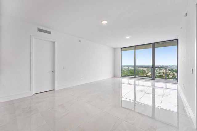 220 Lake Shore Drive 2005, Lake Park, FL 33403