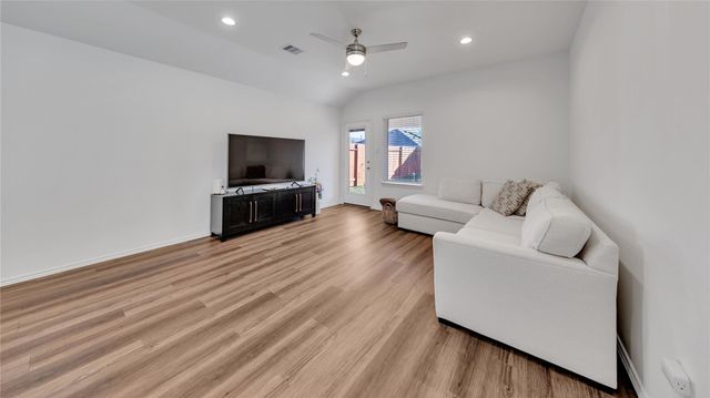 9989 Tammy Lane, Magnolia, TX 77354