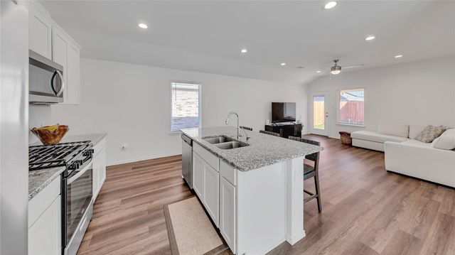9989 Tammy Lane, Magnolia, TX 77354