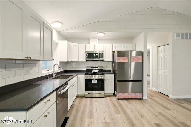 2411 N Friar Tuck Court, Big Lake, AK 99623