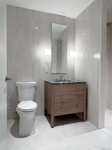 30-55 Vernon Boulevard 6G, Astoria, NY 11102