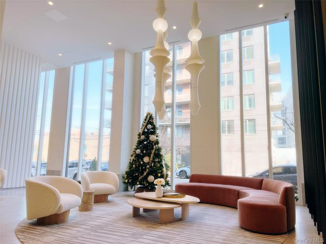 30-55 Vernon Boulevard 6G, Astoria, NY 11102