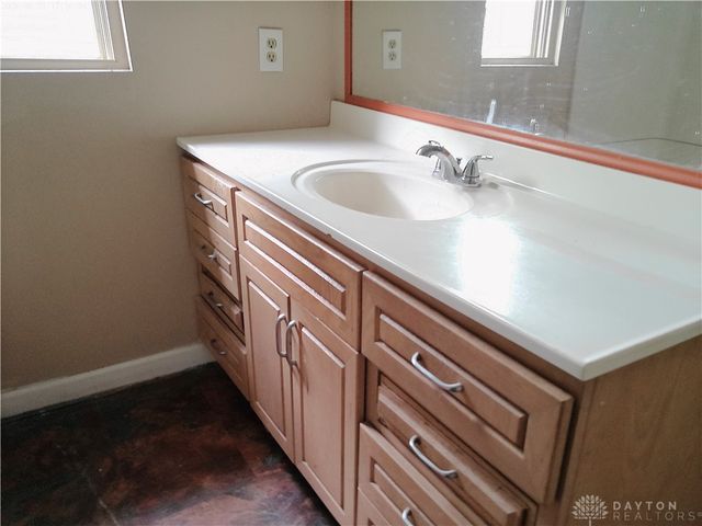 830 Manhattan Avenue, Dayton, OH 45406