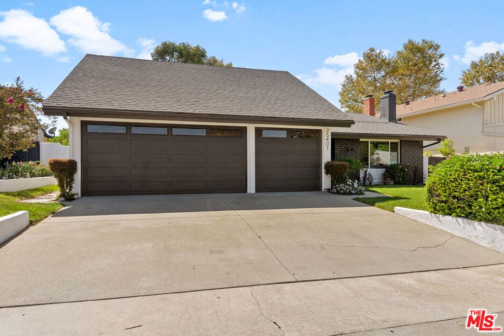 25401 Champlain Road, Laguna Hills, CA 92653 — photo 2