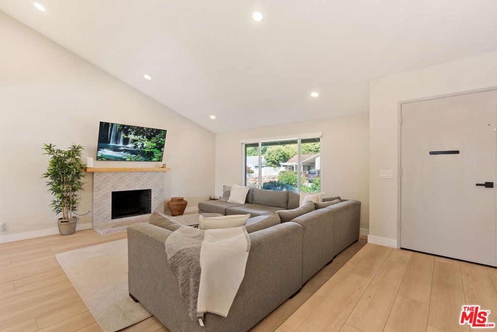 25401 Champlain Road, Laguna Hills, CA 92653 — photo 4