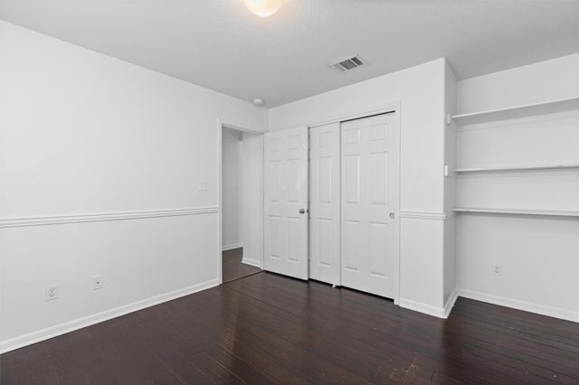 1049 Regency LN, Round Rock, TX 78665