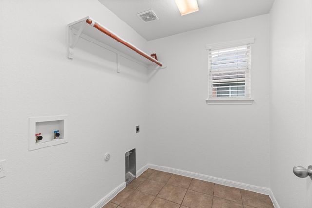 1049 Regency LN, Round Rock, TX 78665