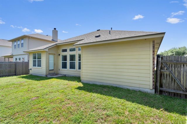 1049 Regency LN, Round Rock, TX 78665