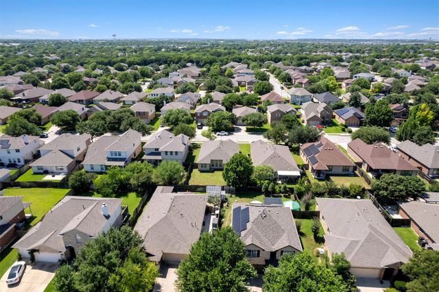 1049 Regency LN, Round Rock, TX 78665