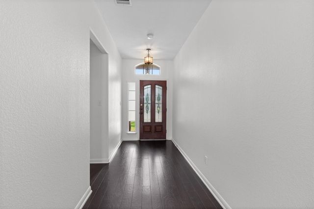 1049 Regency LN, Round Rock, TX 78665