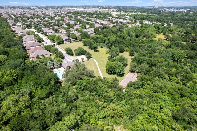 1049 Regency LN, Round Rock, TX 78665