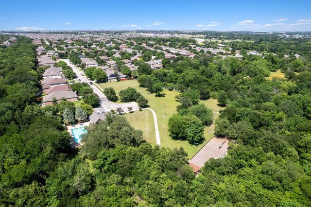 1049 Regency LN, Round Rock, TX 78665
