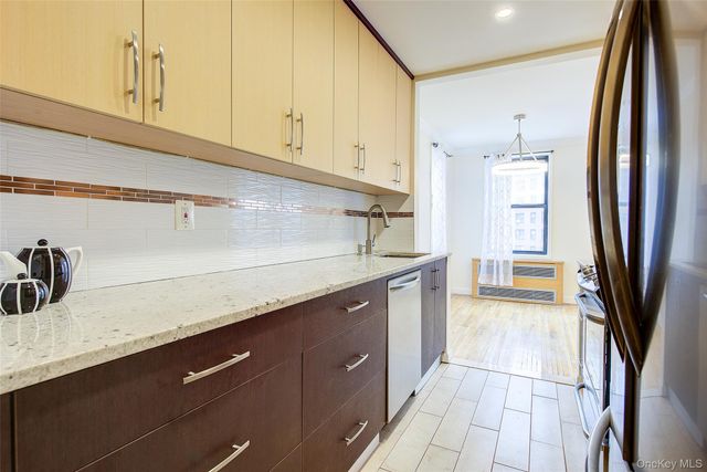 100-25 Queens Boulevard 7FF, Forest Hills, NY 11375