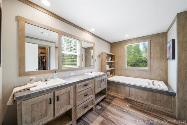 4200 W 730 Road, Hulbert, OK 74441