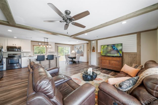 4200 W 730 Road, Hulbert, OK 74441