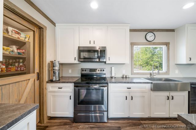 4200 W 730 Road, Hulbert, OK 74441