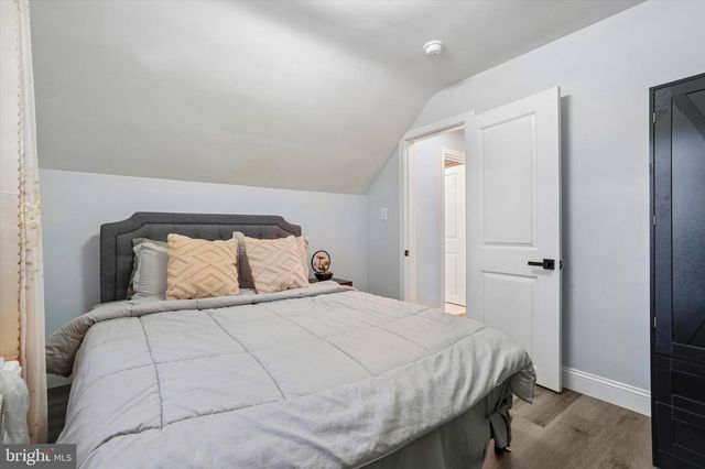 95 1ST AVE, Essington, PA 19029