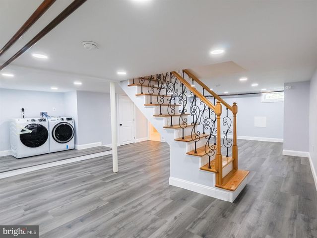 95 1ST AVE, Essington, PA 19029