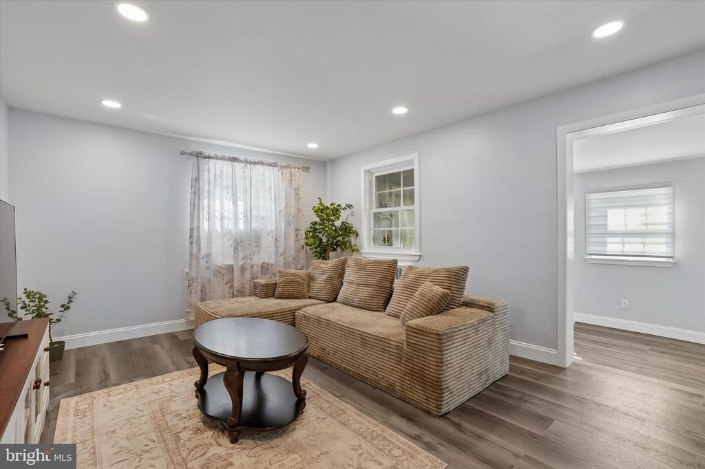 95 1ST AVE, Essington, PA 19029 — photo 5