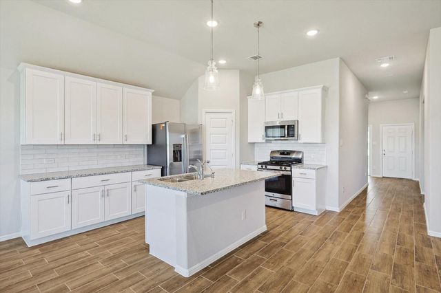 418 Kingsbury Avenue, Princeton, TX 75407