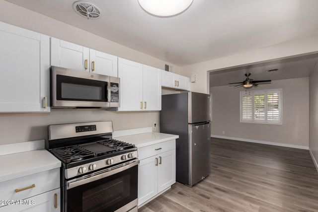 2311 W WHITTON Avenue, Phoenix, AZ 85015