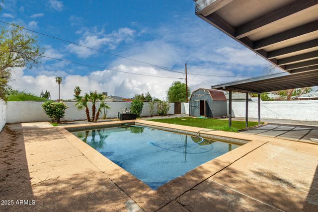 2311 W WHITTON Avenue, Phoenix, AZ 85015