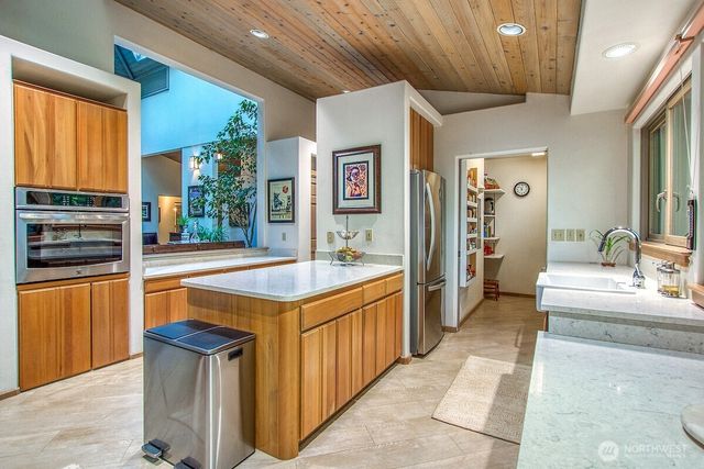 569 Island Drive, Friday Harbor, WA 98250