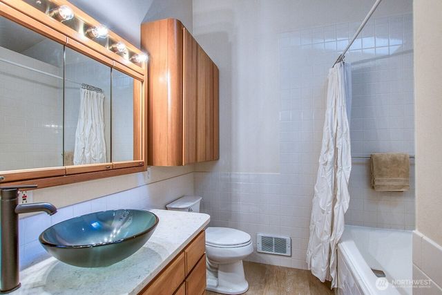 569 Island Drive, Friday Harbor, WA 98250