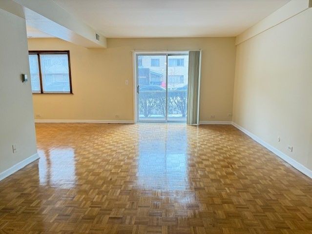 5240 Galitz Street 101, Skokie, IL 60077